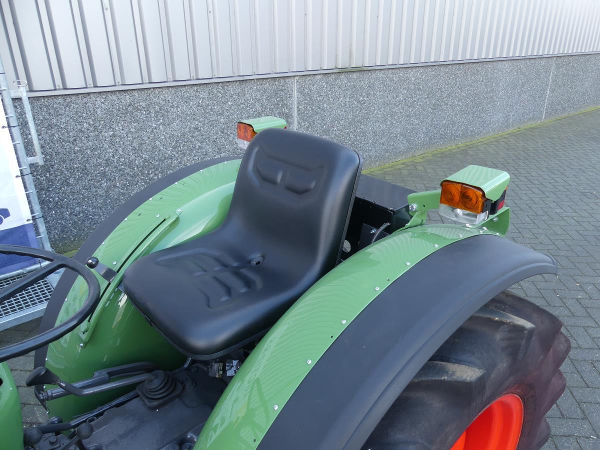 Farm tractor Fendt 203V