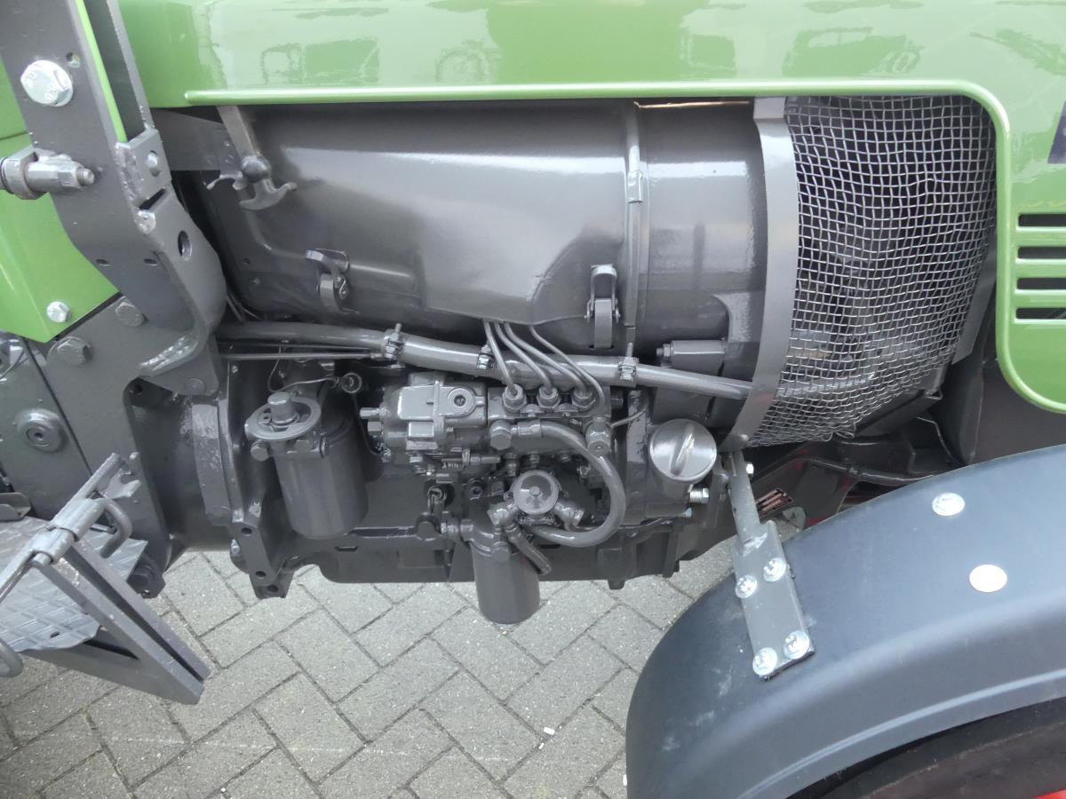 Farm tractor Fendt 203V