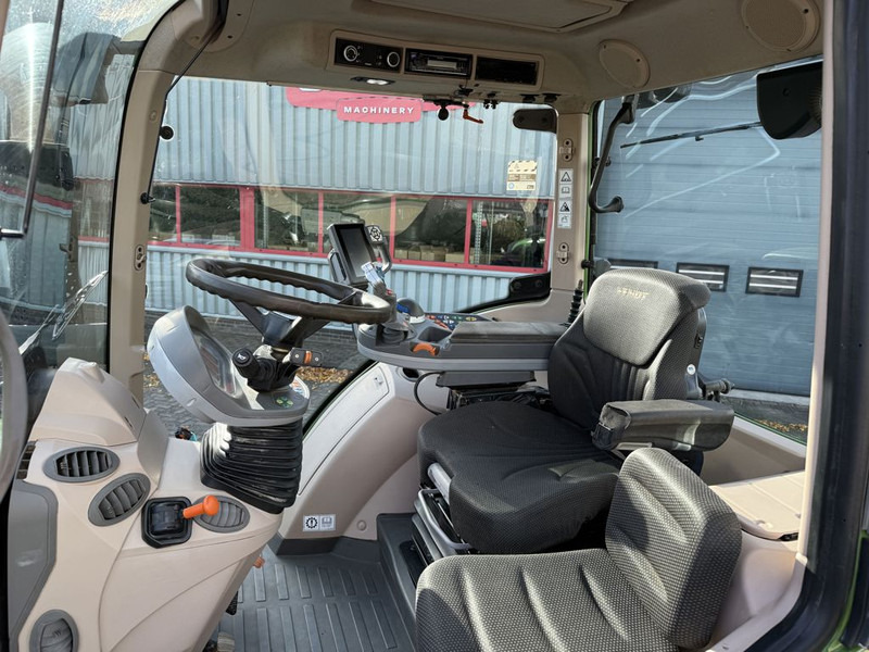 Farm tractor Fendt 513 Vario Power