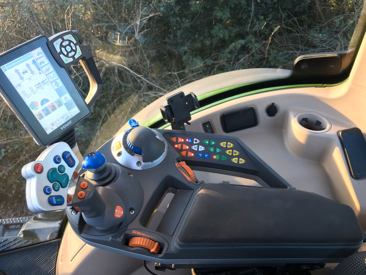 Farm tractor Fendt 513 Vario S4 PowerPlus