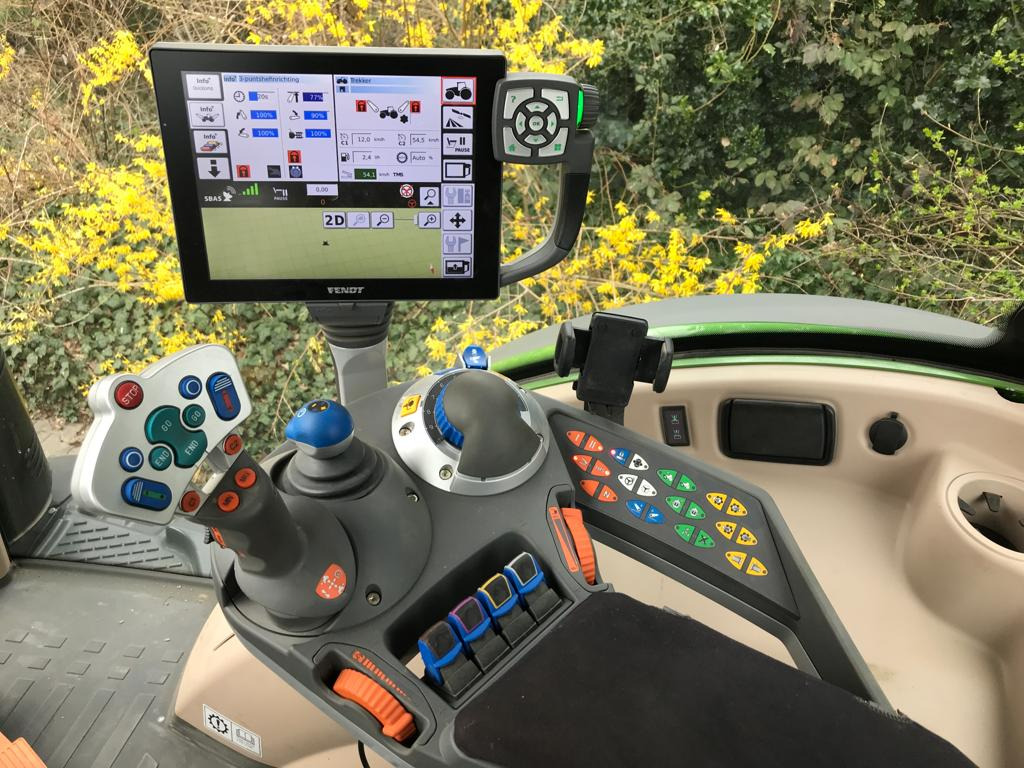 Farm tractor Fendt 514 Vario S4 ProfiPlus