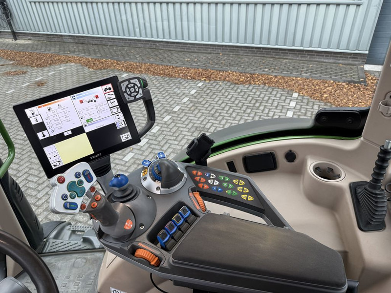 Farm tractor Fendt 516 Vario ProfiPlus