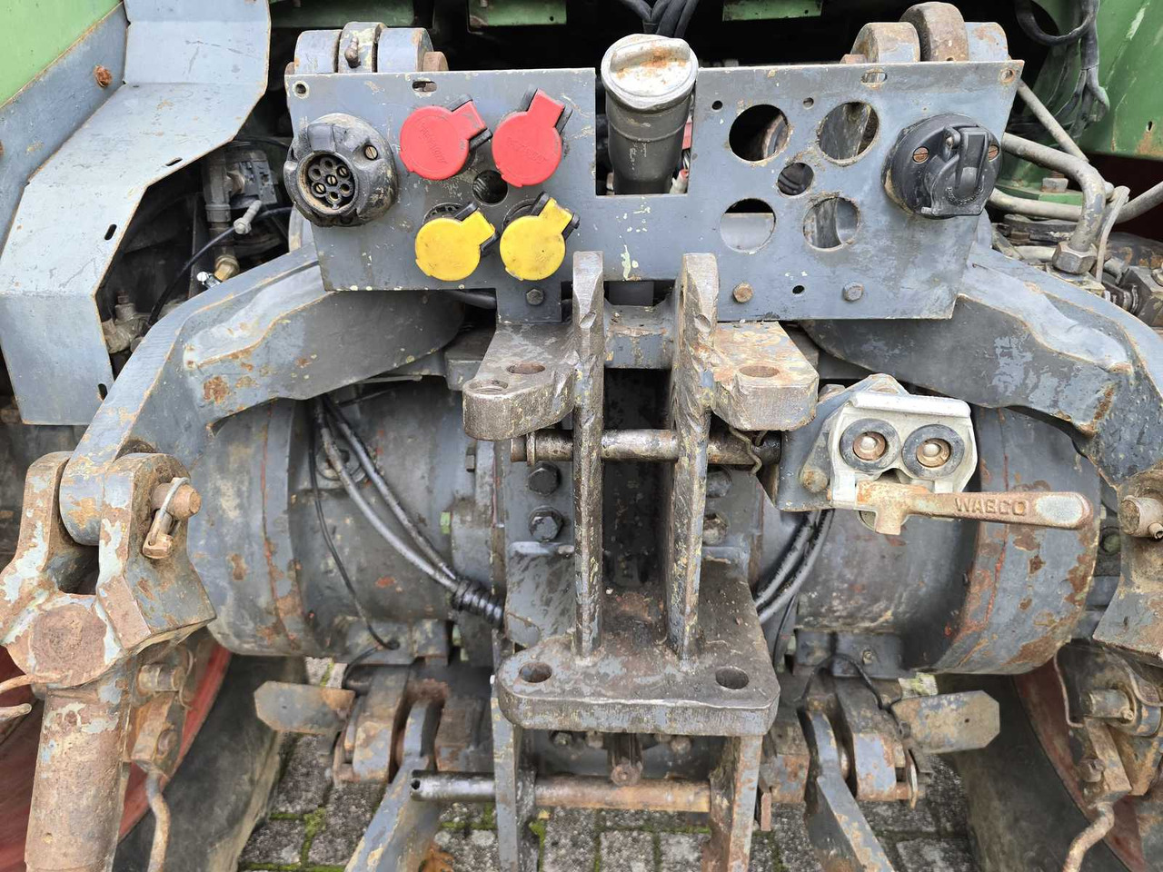 Farm tractor Fendt 612 LSA Turbomatik