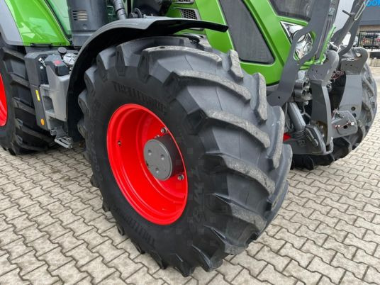 Farm tractor Fendt 720 S4 PROFI PLUS