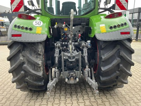Farm tractor Fendt 720 S4 PROFI PLUS
