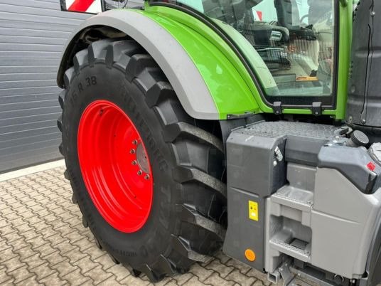 Farm tractor Fendt 720 S4 PROFI PLUS