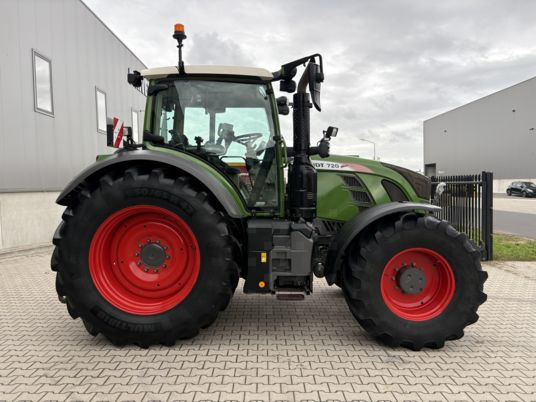 Farm tractor Fendt 720 VARIO S4 POWER