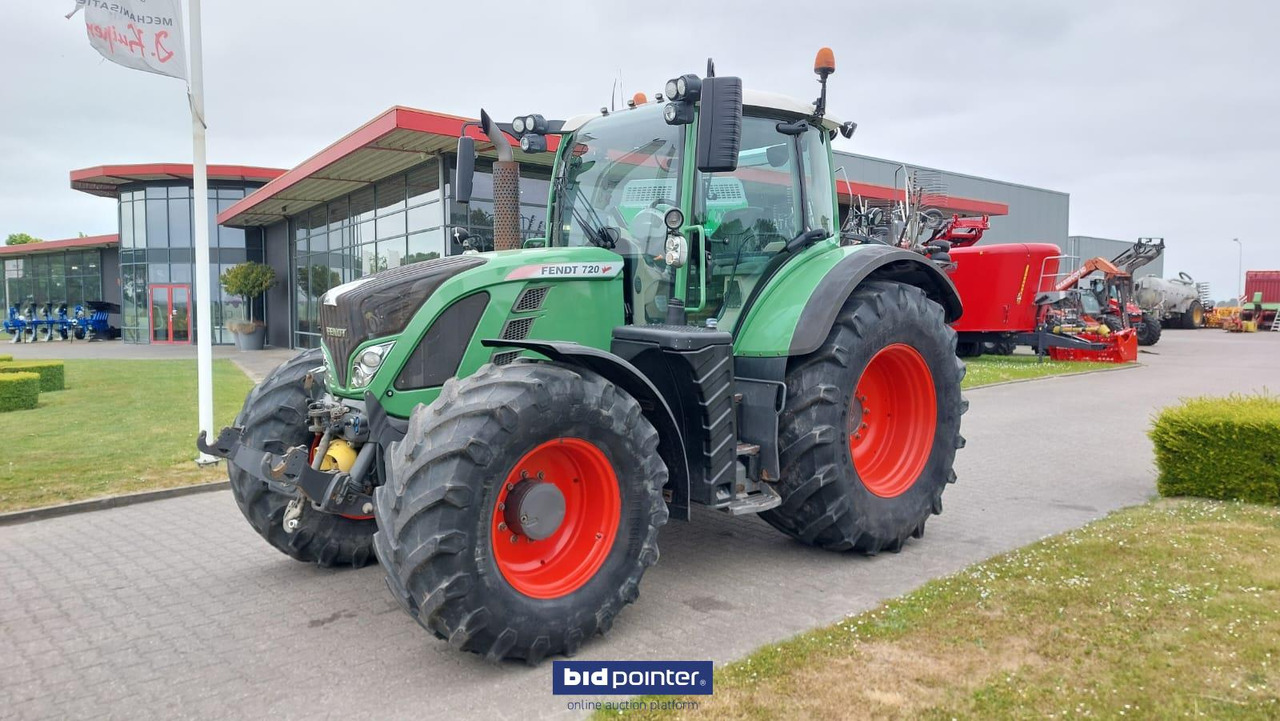 Farm tractor Fendt 720 Vario