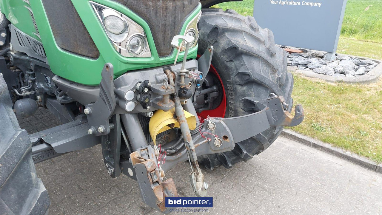 Farm tractor Fendt 720 Vario