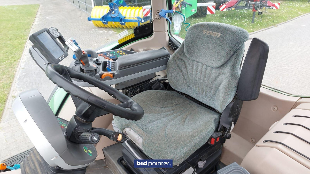 Farm tractor Fendt 720 Vario