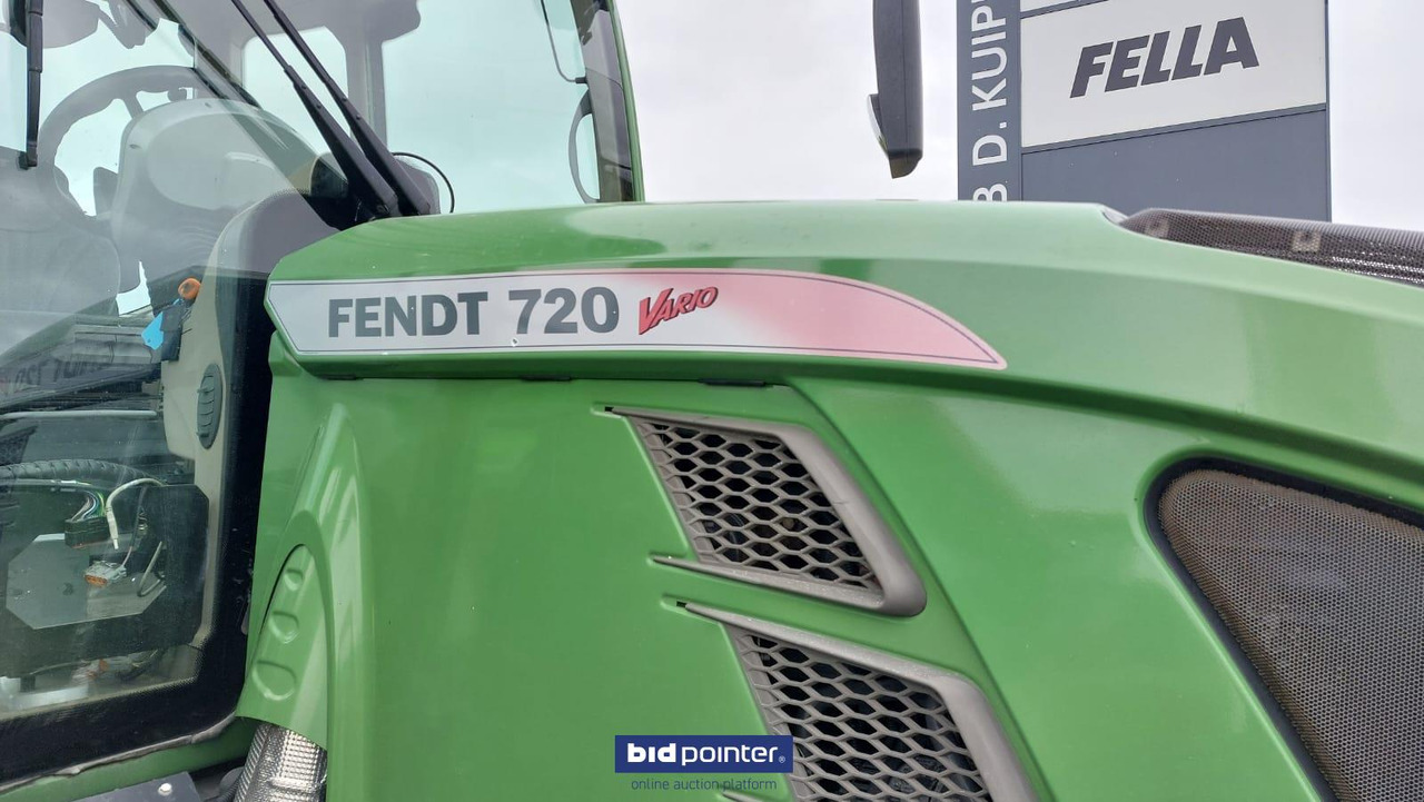 Farm tractor Fendt 720 Vario