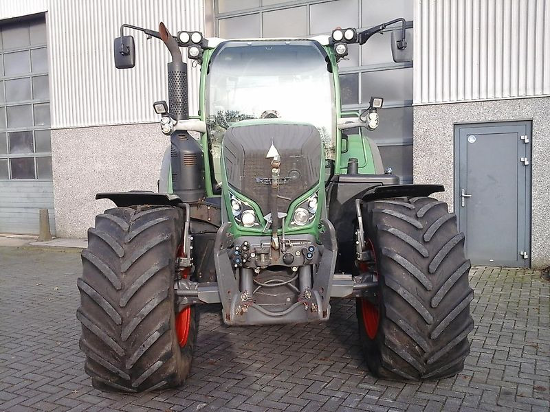 Farm tractor Fendt 720 Vario S4 Profi