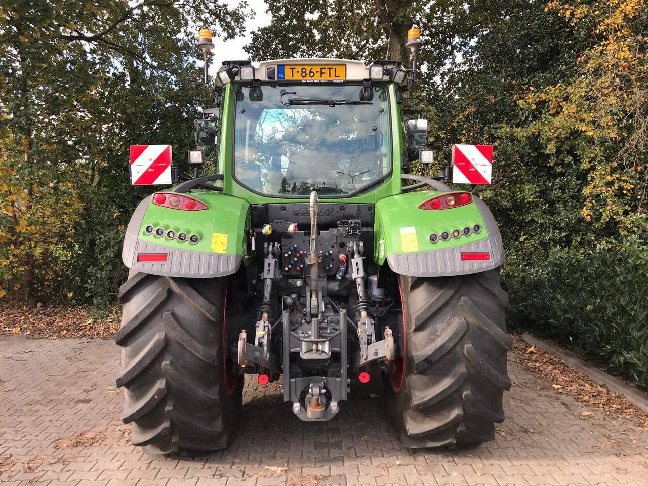 Farm tractor Fendt 724 Vario S4 ProfiPlus