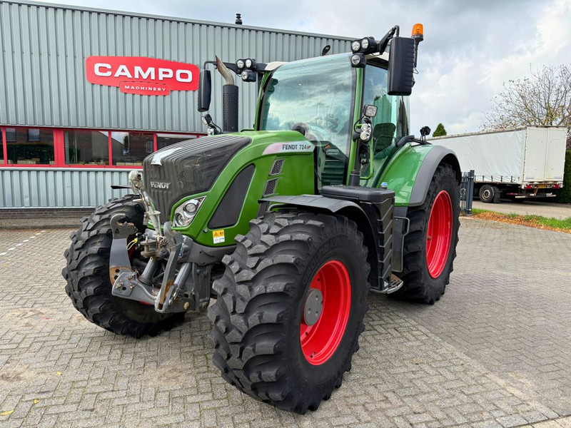 Farm tractor Fendt 724 Vario S4 Profiplus