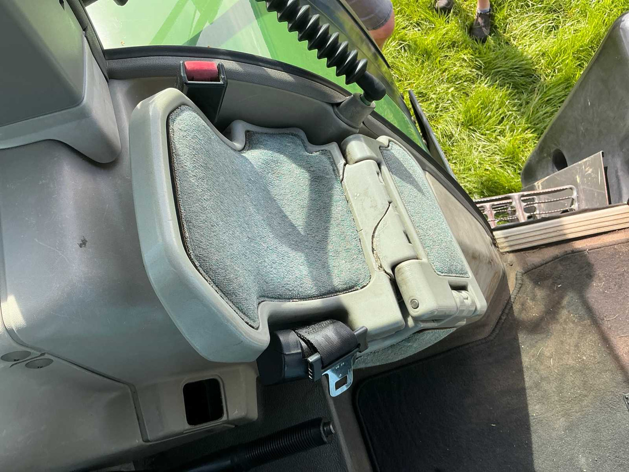 Farm tractor Fendt 818