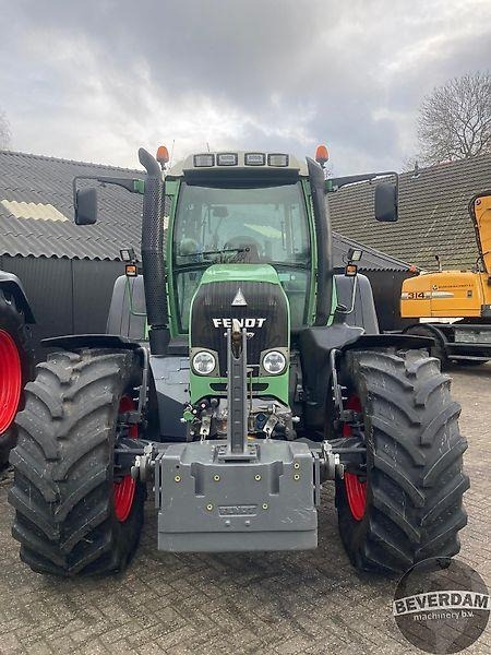 Farm tractor Fendt 820 Vario TMS