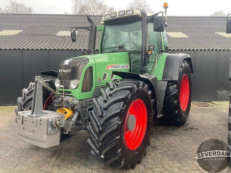 Farm tractor Fendt 820 Vario TMS