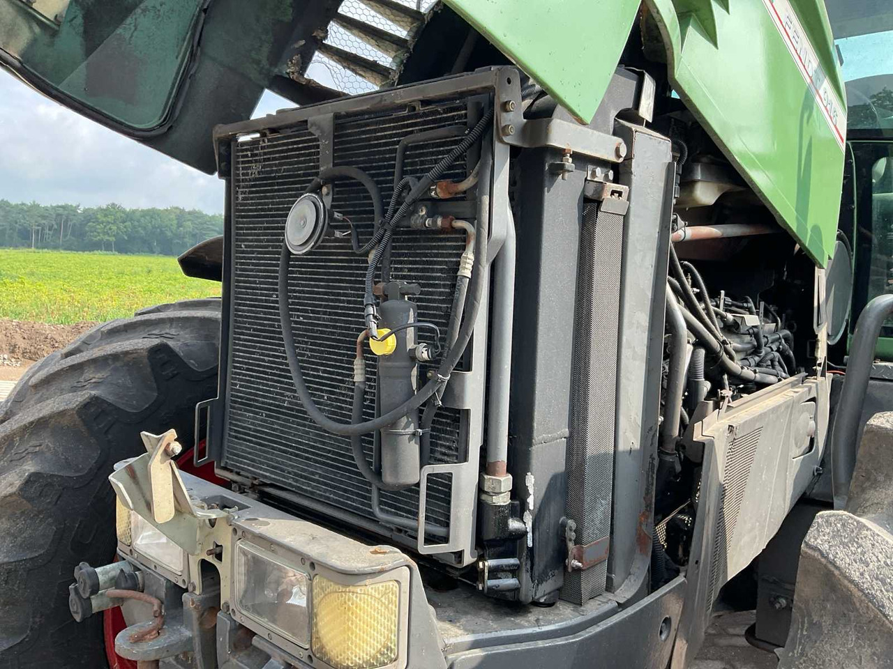 Farm tractor Fendt 916 Vario TMS