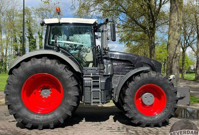 Farm tractor Fendt 939 Profi Plus