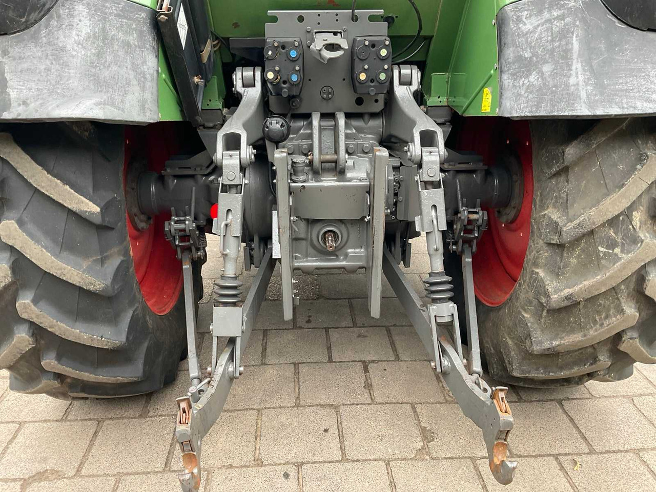 Farm tractor Fendt Farmer 410 Vario