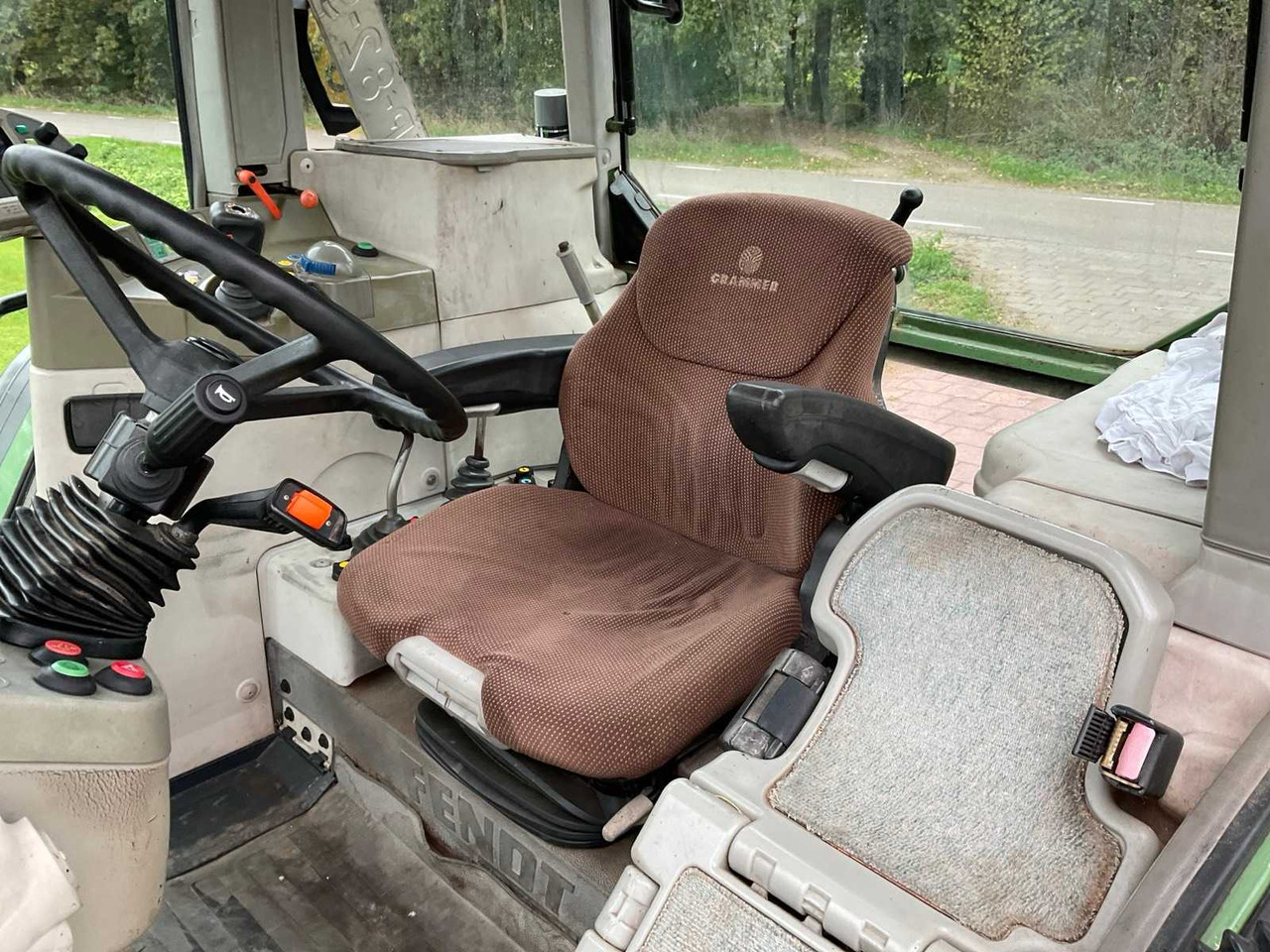 Farm tractor Fendt Farmer 410 Vario