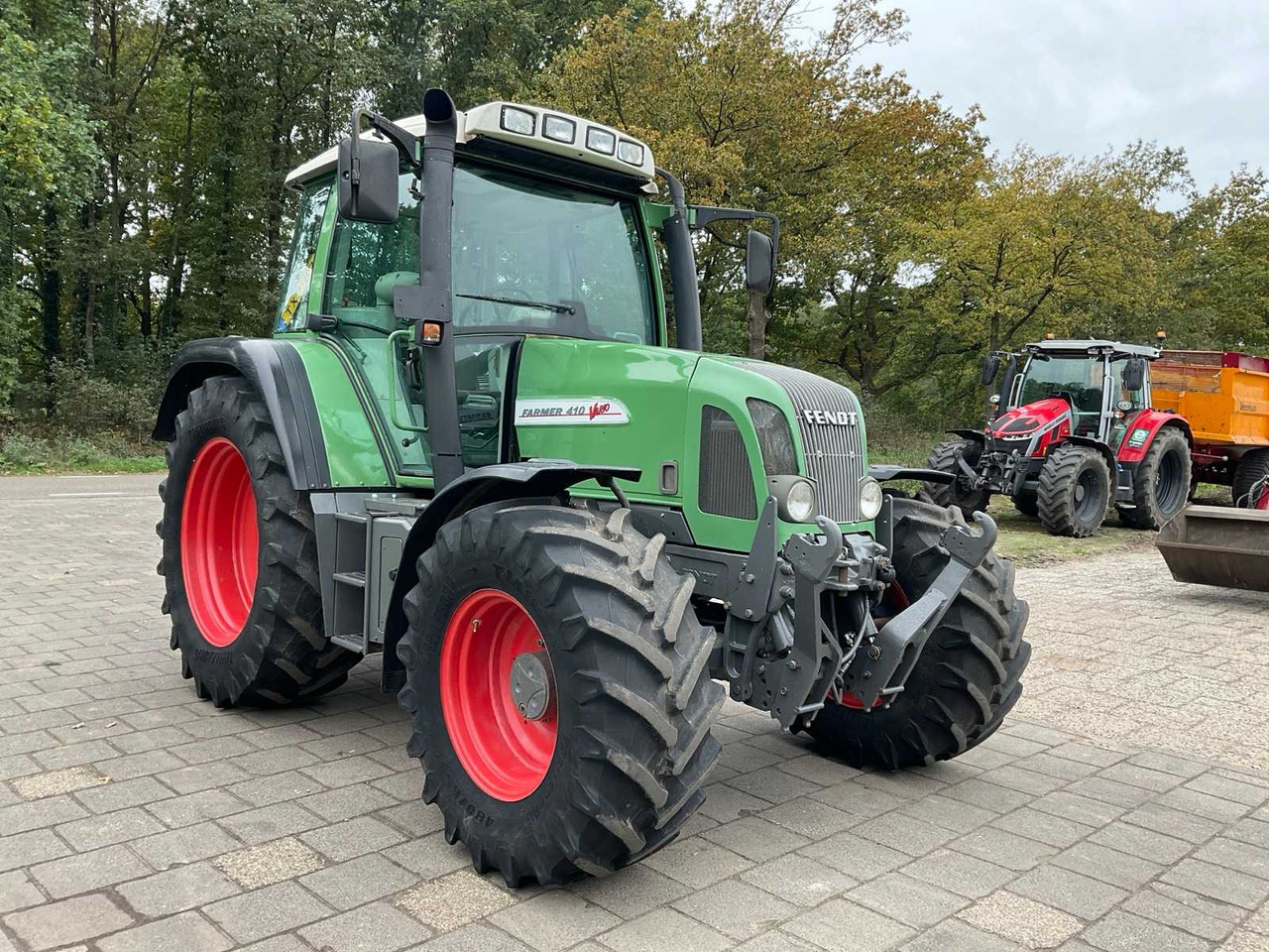 Farm tractor Fendt Farmer 410 Vario