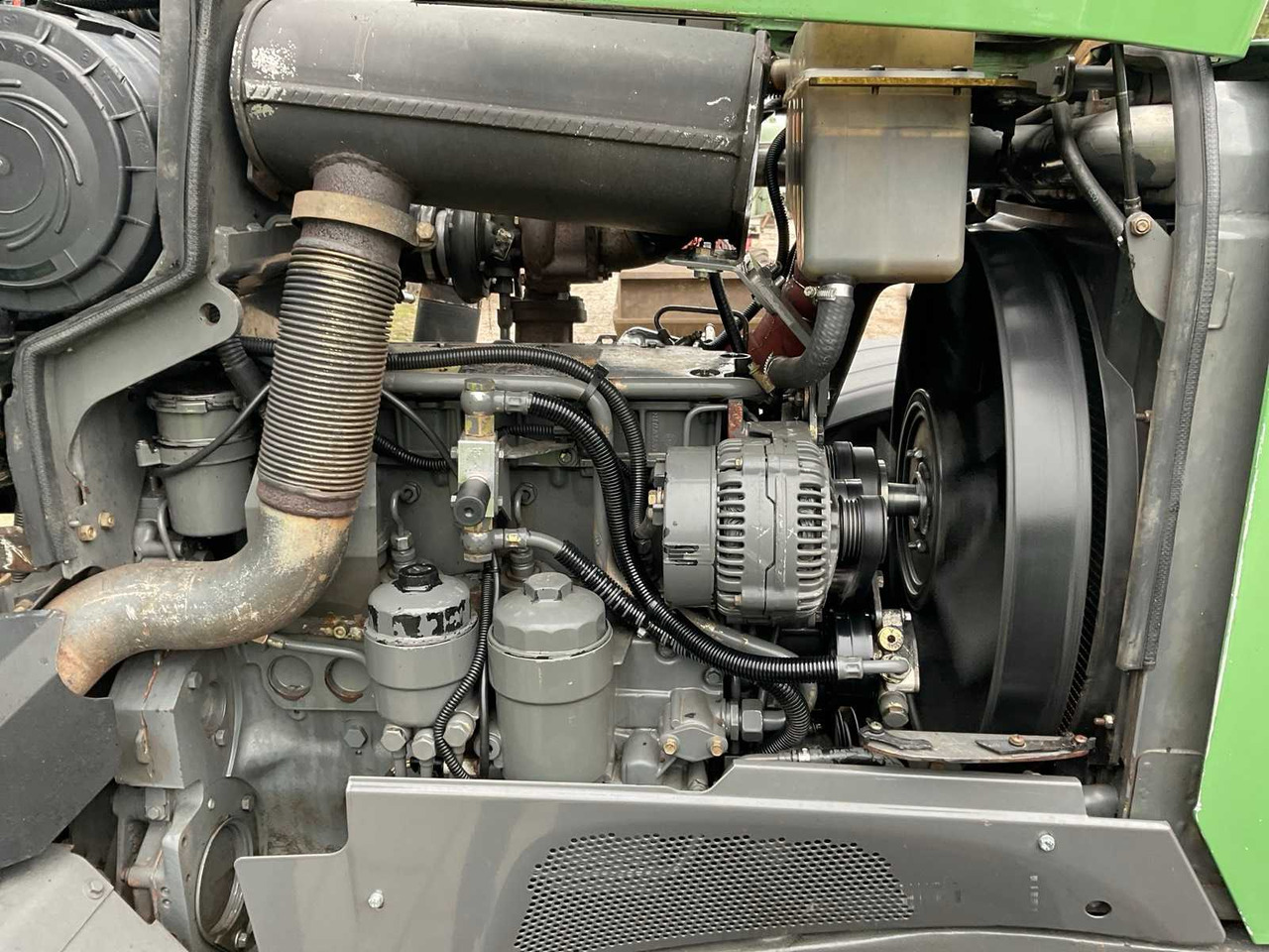 Farm tractor Fendt Farmer 410 Vario