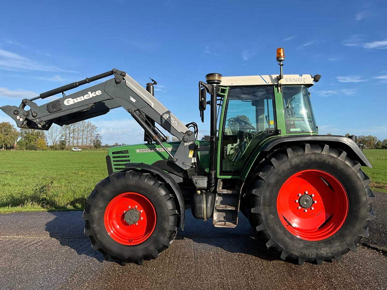 Farm tractor Fendt Favorit 512C Turboshift