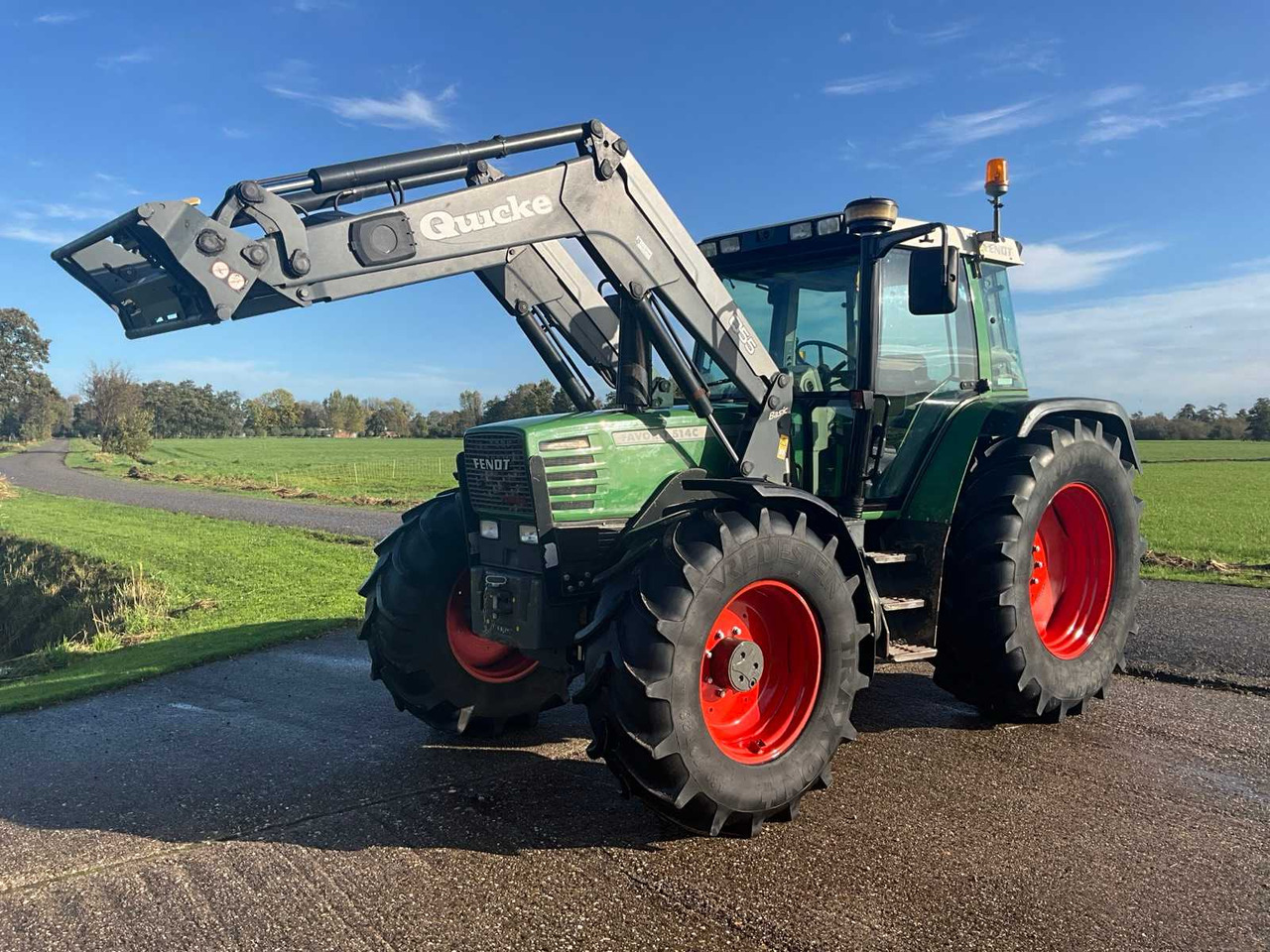Farm tractor Fendt Favorit 512C Turboshift