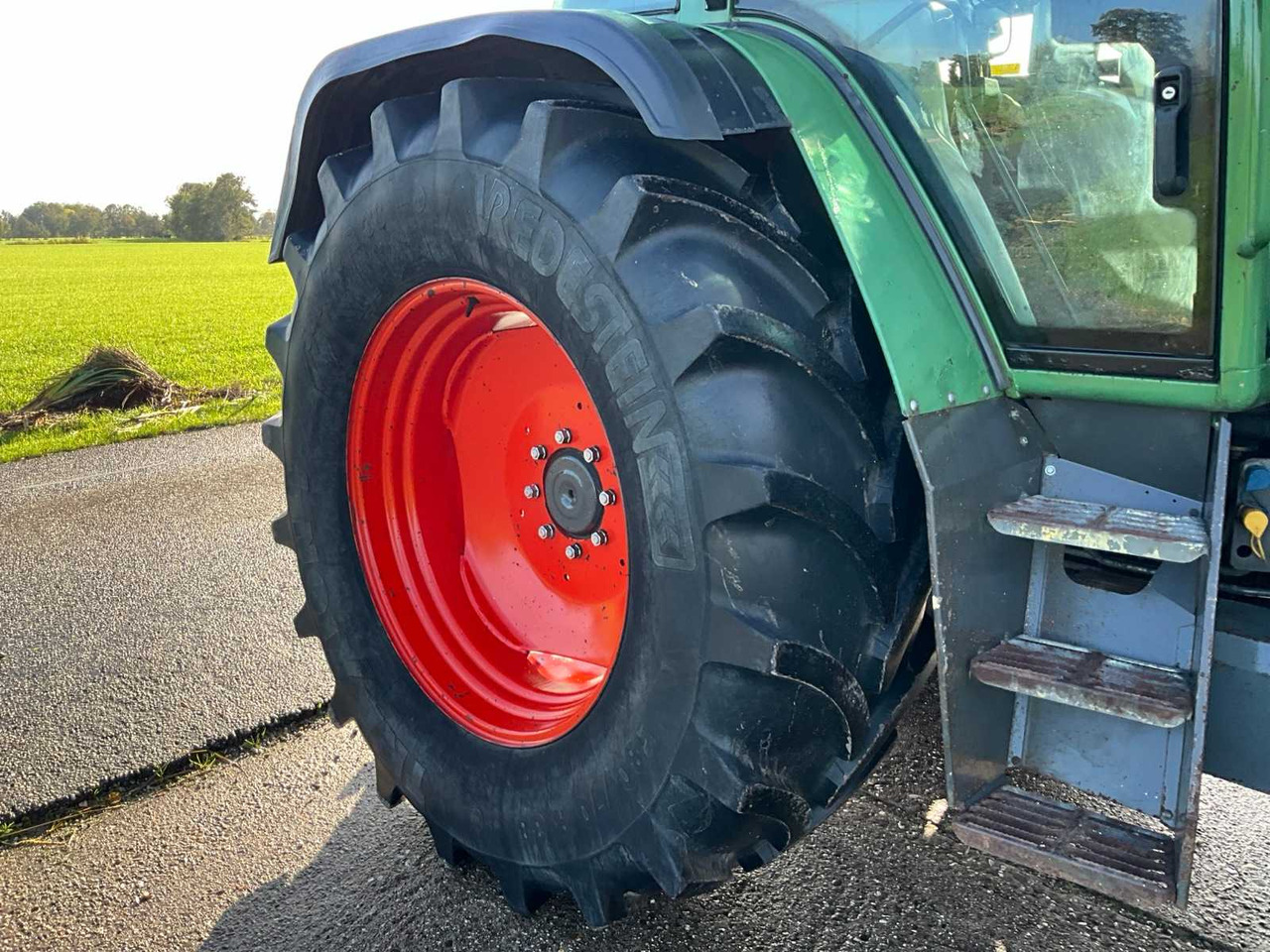 Farm tractor Fendt Favorit 512C Turboshift