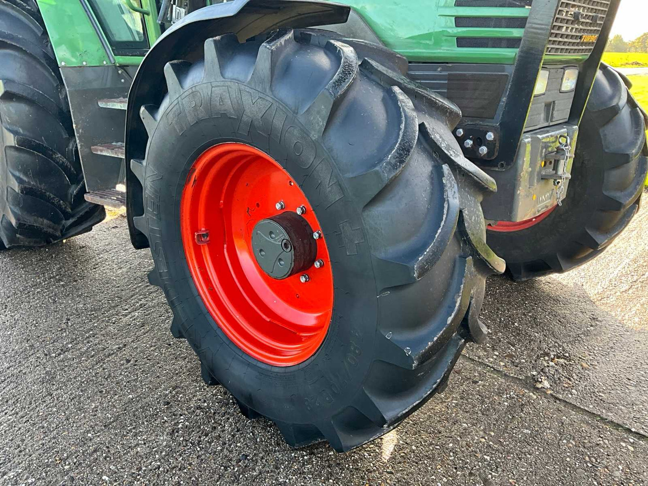 Farm tractor Fendt Favorit 512C Turboshift
