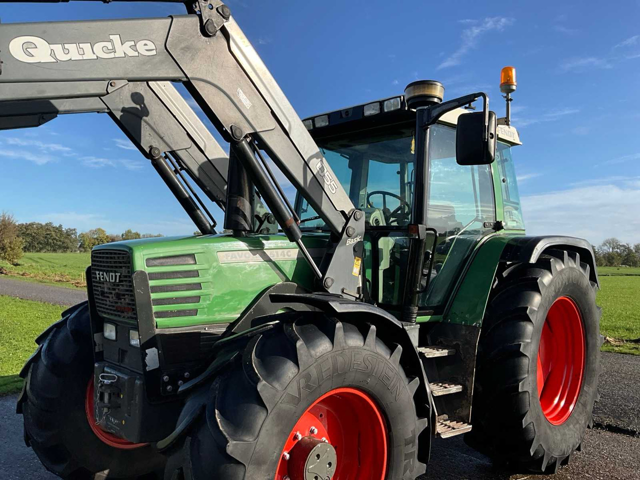 Farm tractor Fendt Favorit 512C Turboshift