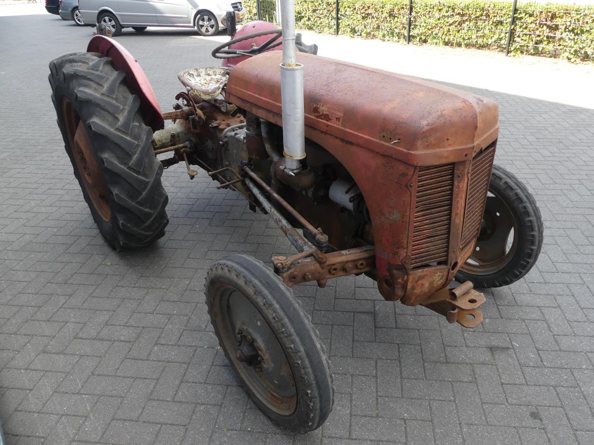 Farm tractor Ferguson TED