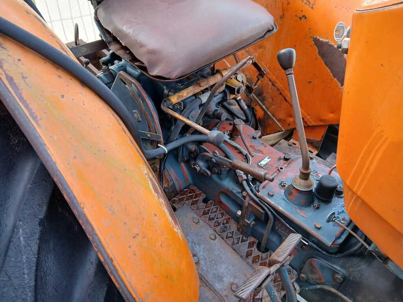 Farm tractor Fiat 450 vigneto