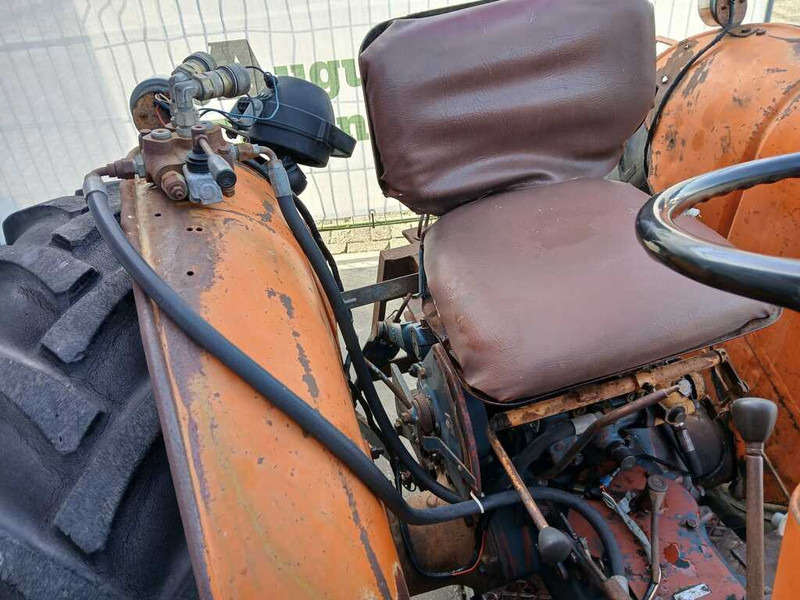Farm tractor Fiat 450 vigneto