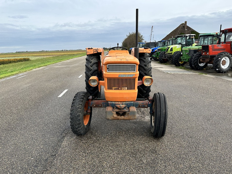Farm tractor Fiat 640