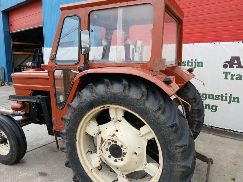 Farm tractor Fiat 640/8
