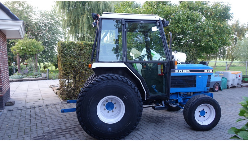 Farm tractor Ford 1920 4x4