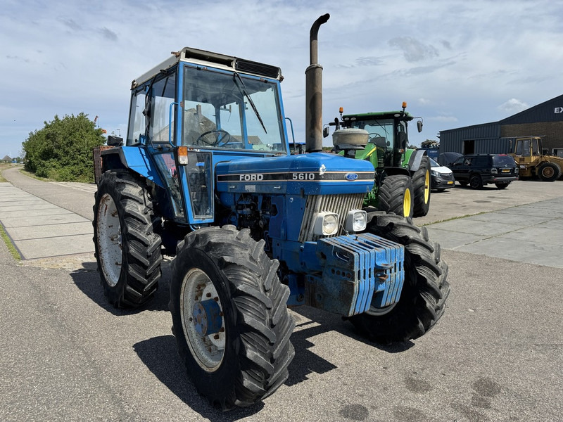 Farm tractor Ford 5610