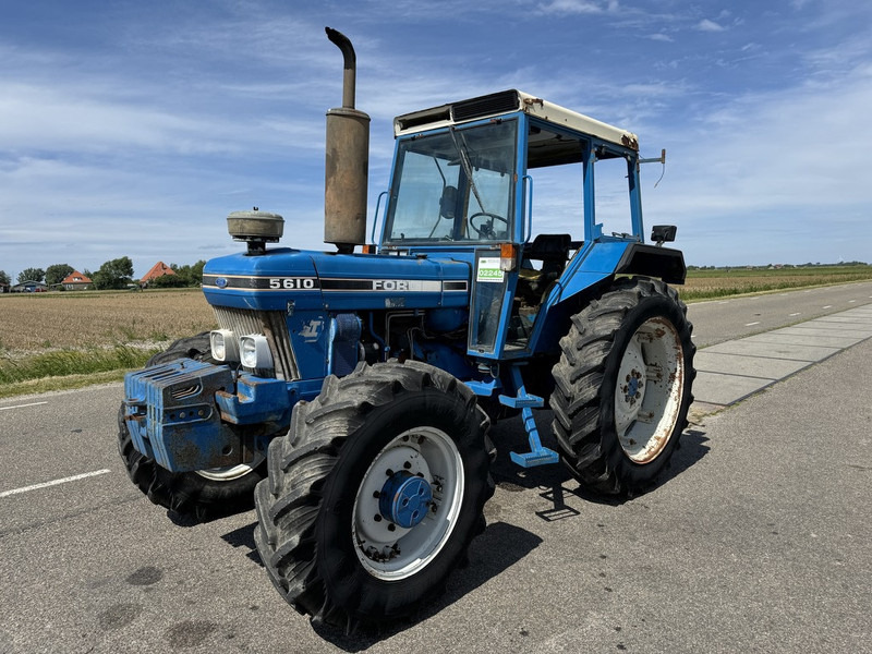 Farm tractor Ford 5610