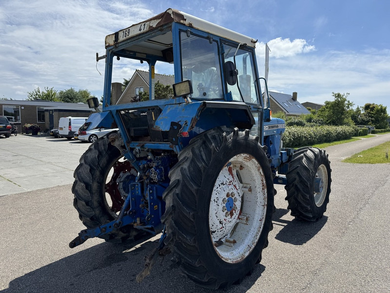 Farm tractor Ford 5610