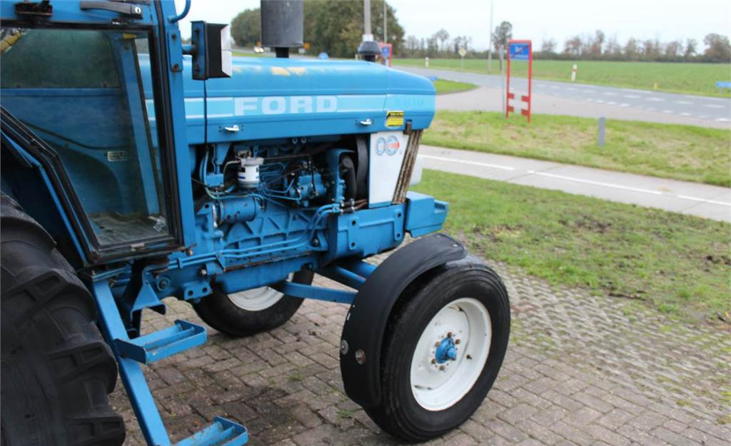 Farm tractor Ford 5610 2wd