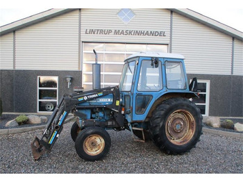 Farm tractor Ford 6600 med frontlæsser 