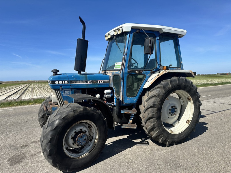 Farm tractor Ford 6610