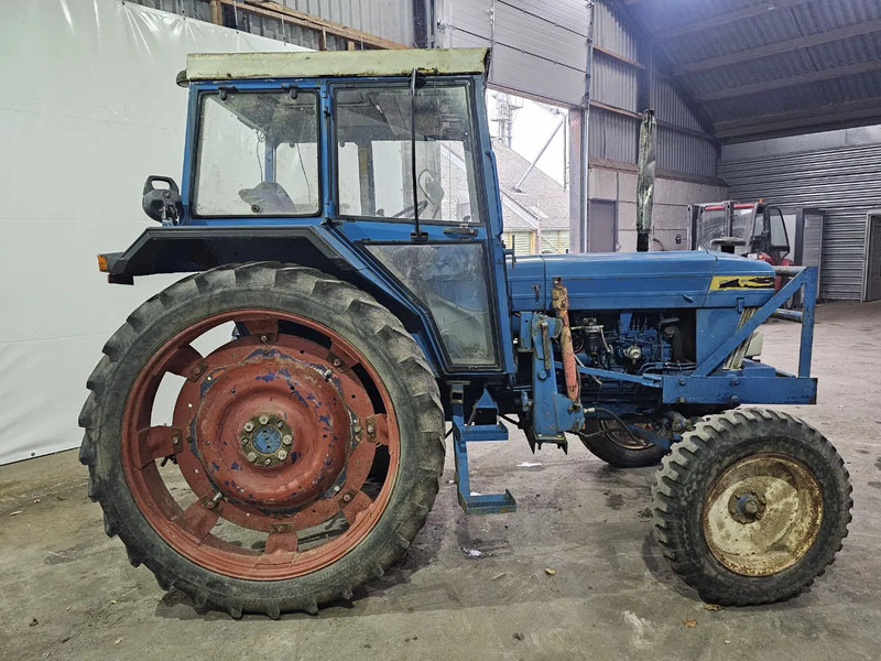 Farm tractor Ford 6610