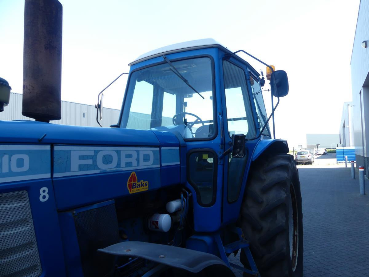 Farm tractor Ford 8210