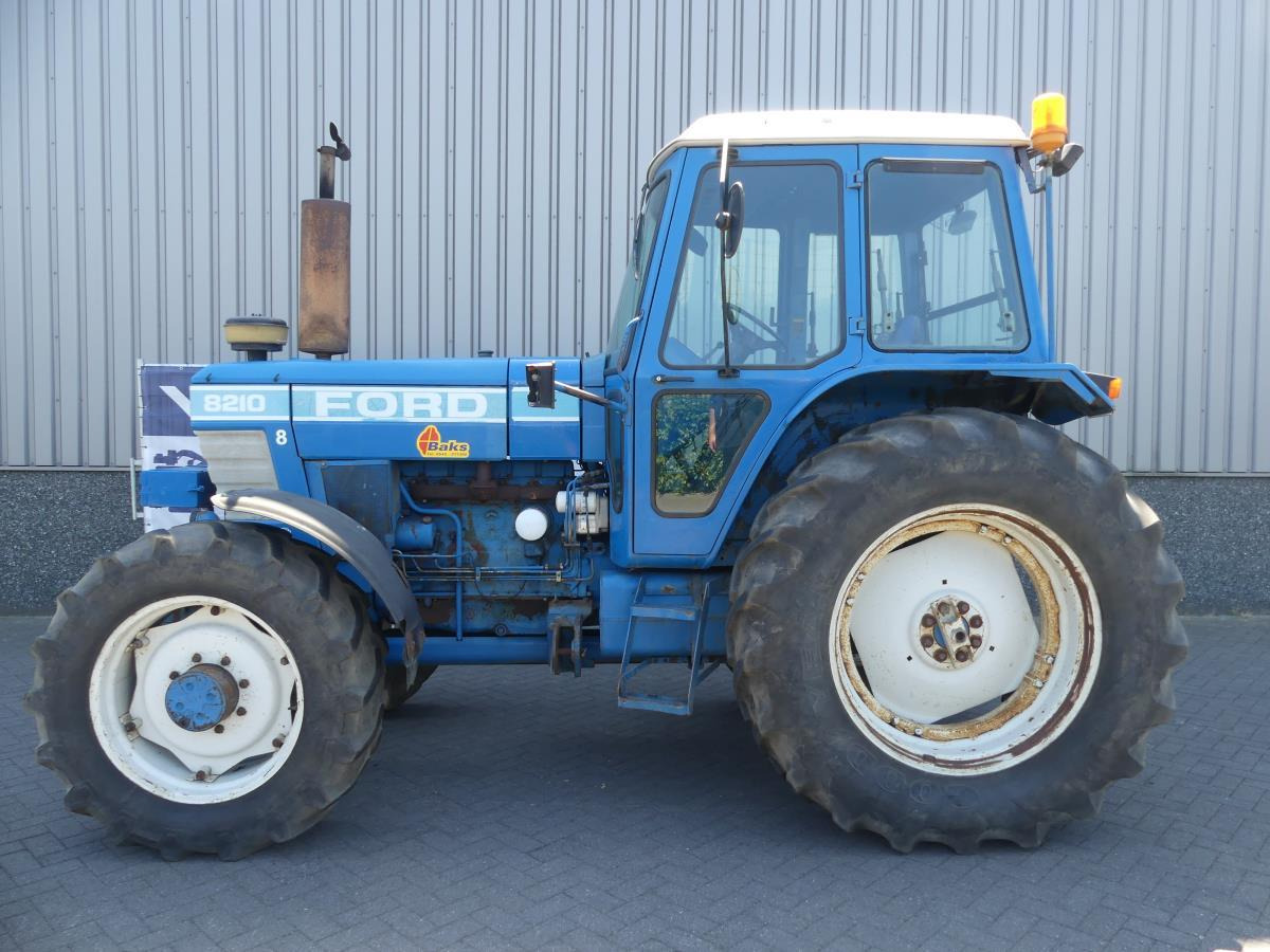 Farm tractor Ford 8210