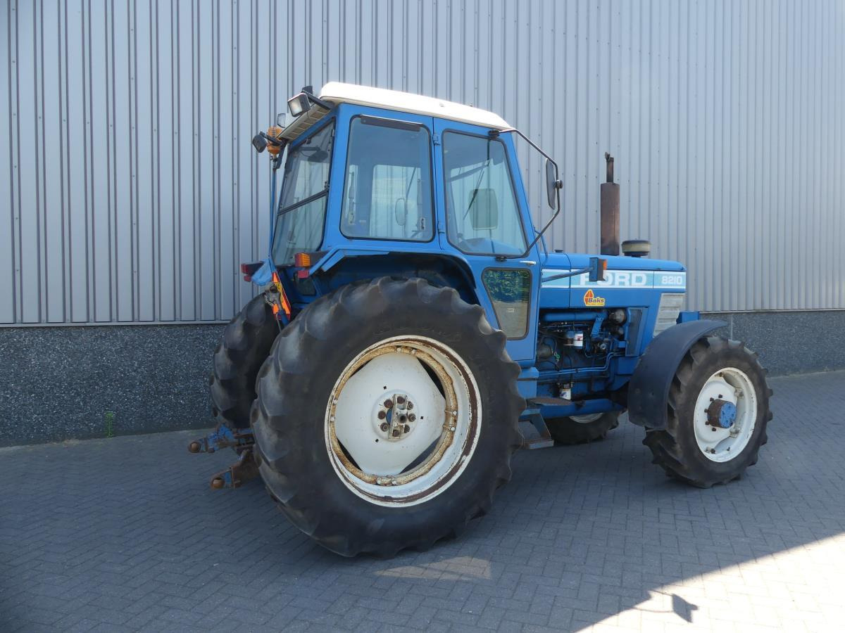 Farm tractor Ford 8210