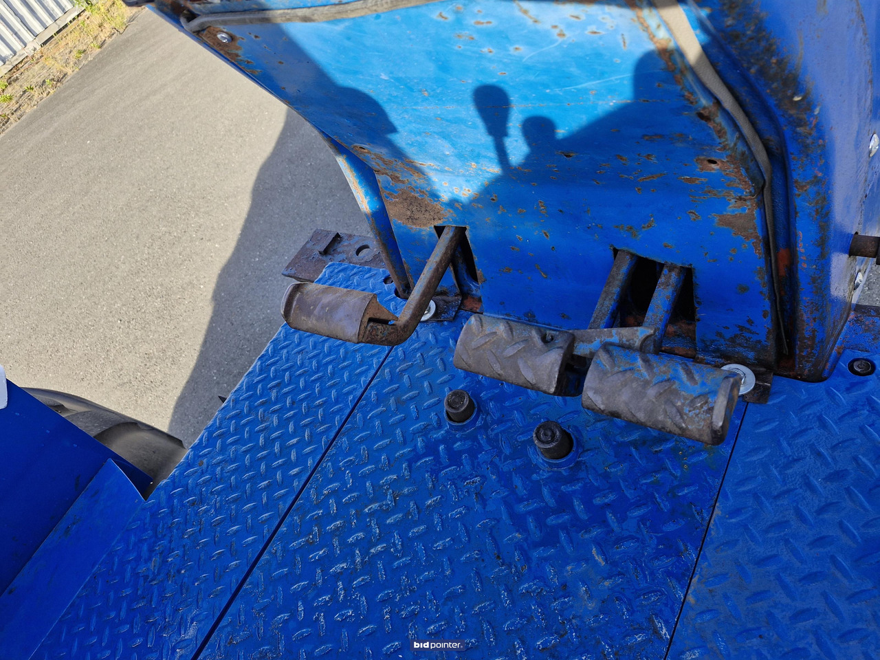 Farm tractor Ford 8600