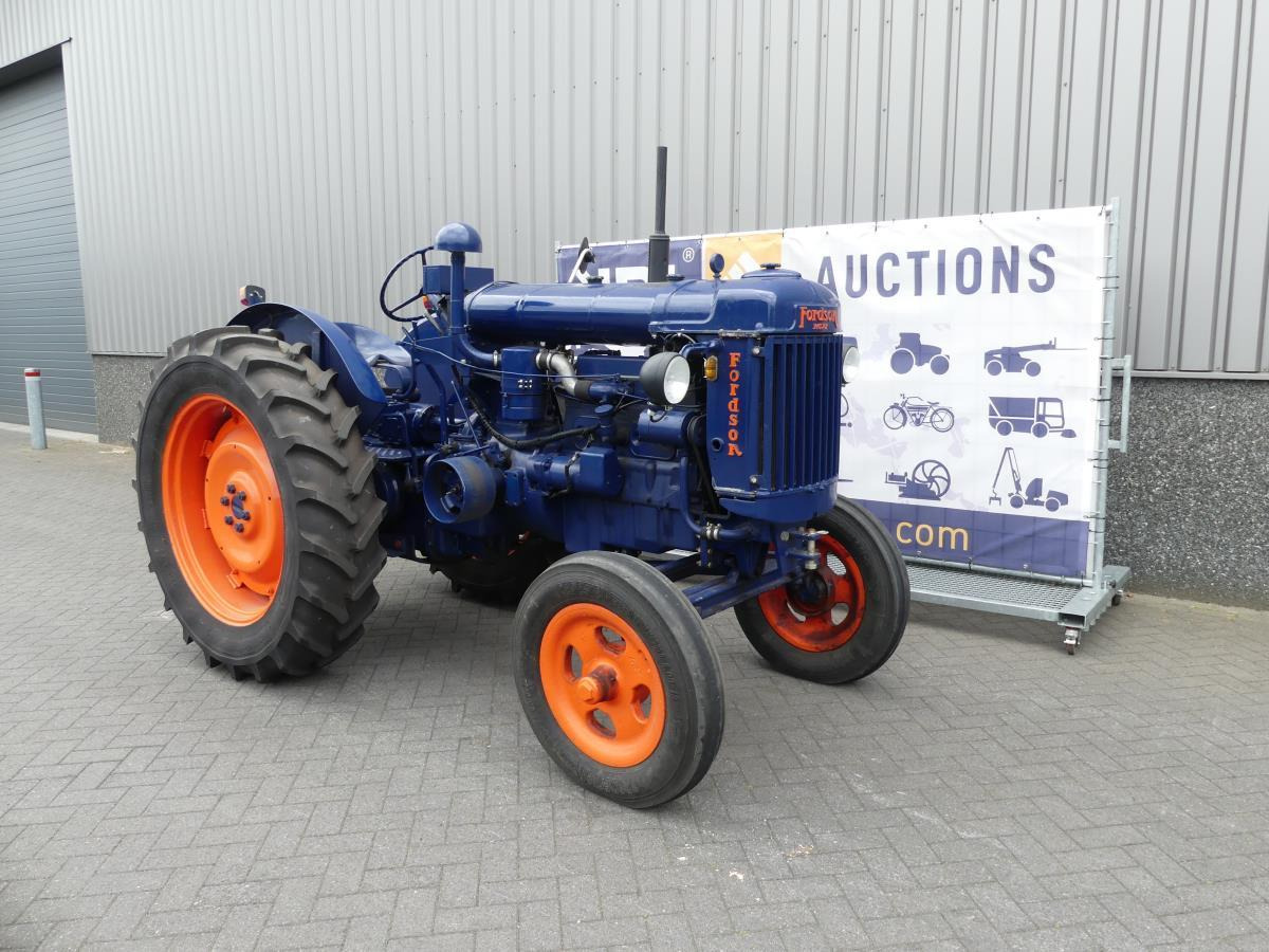 Farm tractor Fordson 27N